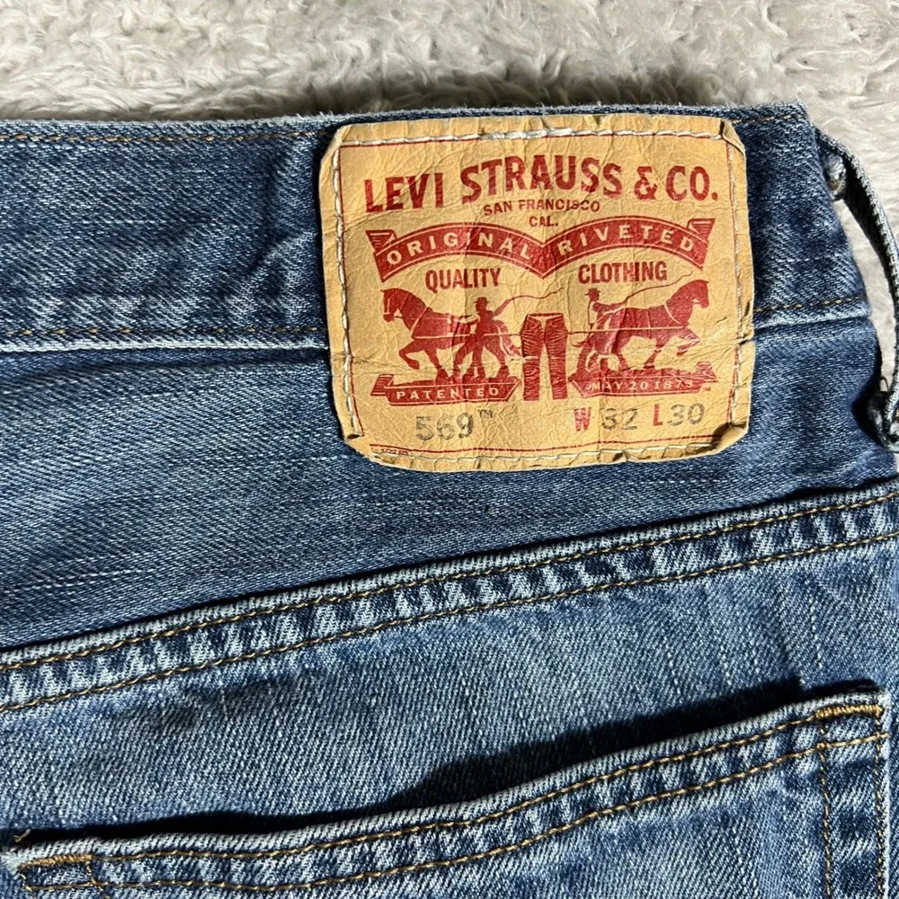 Levis 569 Loose Straight Leg Jeans Mens 32x26.5 Medium Wash Blue Denim 100%